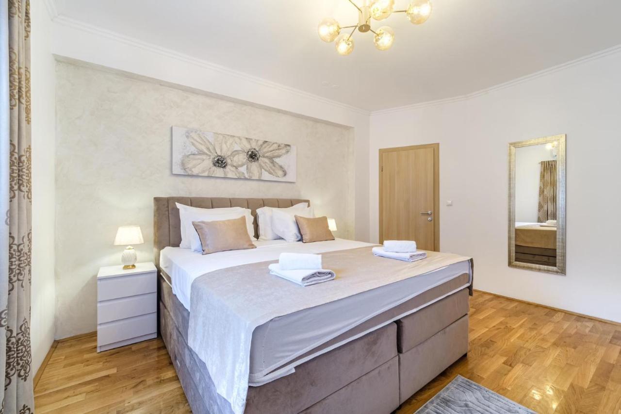 Luxury Apartmens Sebastijan&Karlo สปลิท ภายนอก รูปภาพ